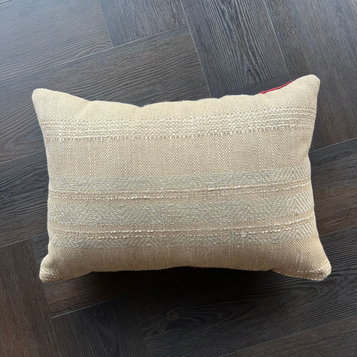 Aztec Maroon 50x30 back