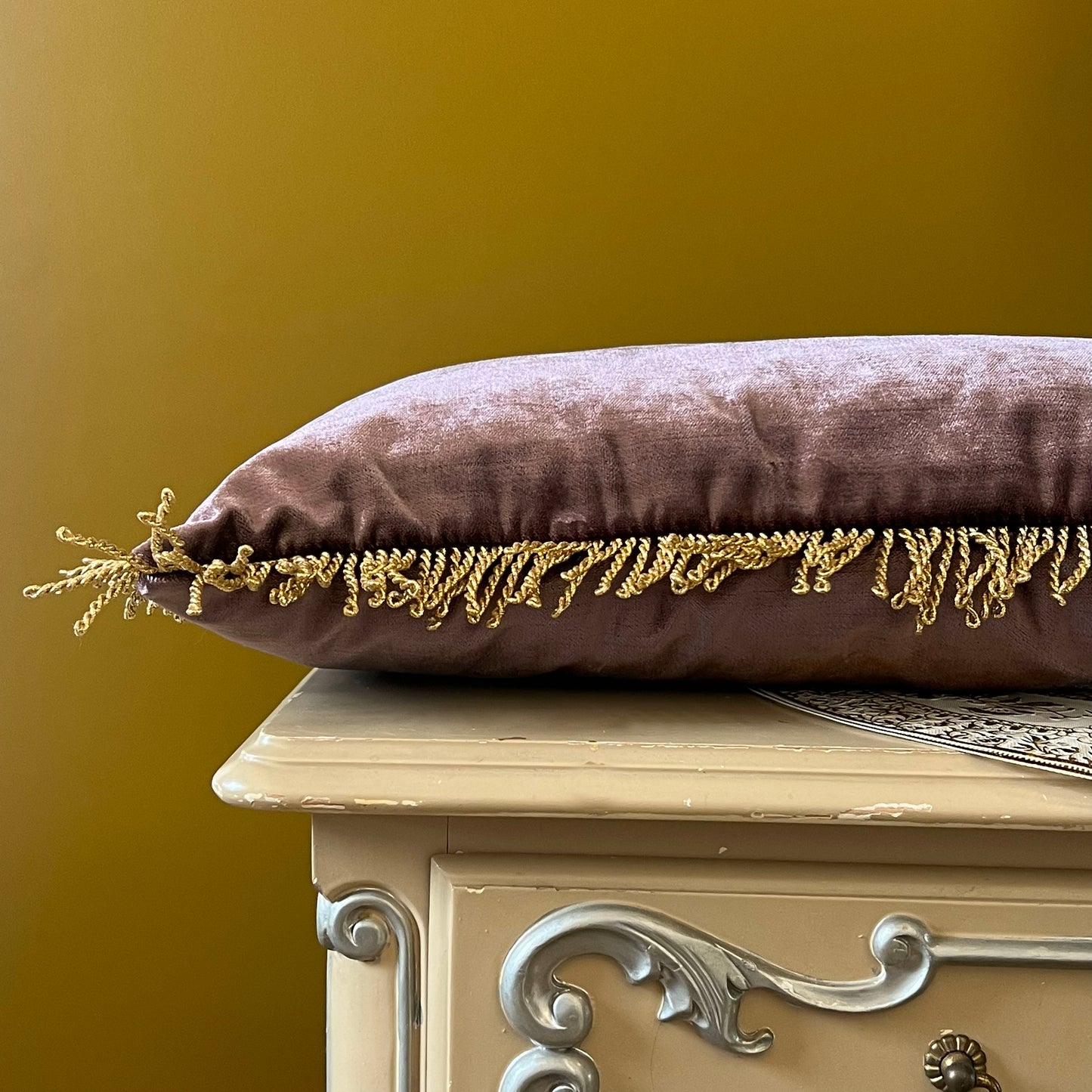 Sierkussen Royal velvet paars 50x30